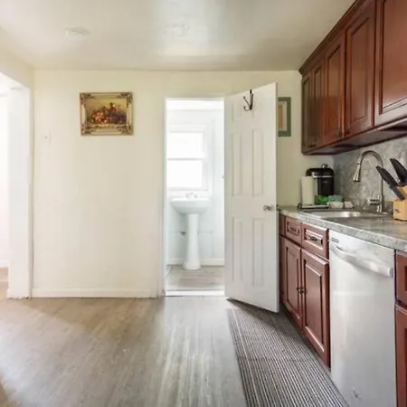 Cozy Room With Private Bathroom New York Exterior photo