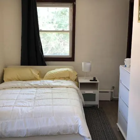 Cozy Room With Private Bathroom New York Exterior photo